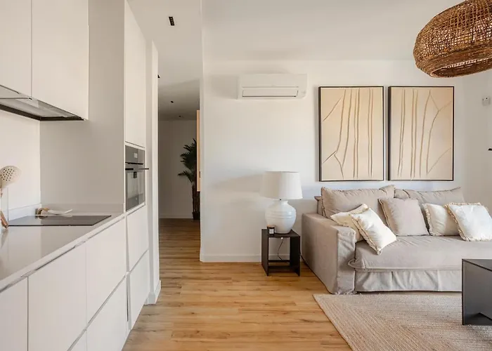 Apartman New In Downtown - 11 Nights Minimum